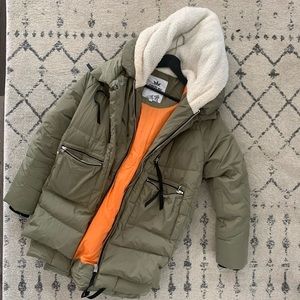 Orolay the Amazon Coat winter coat size medium EUC